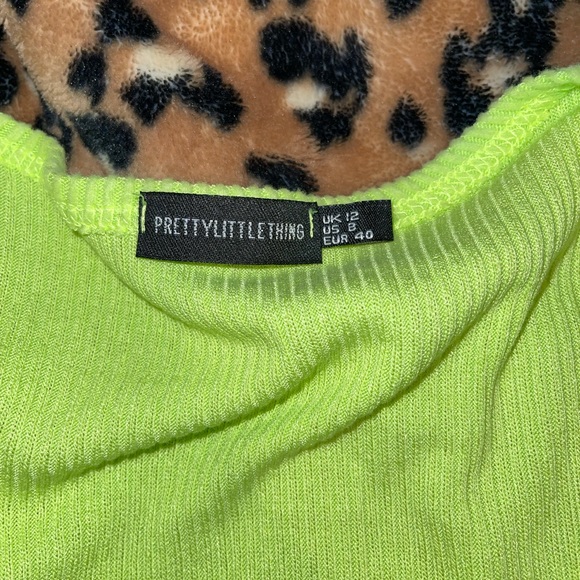 Pretty Little Thing green button crop - Picture 2 of 2